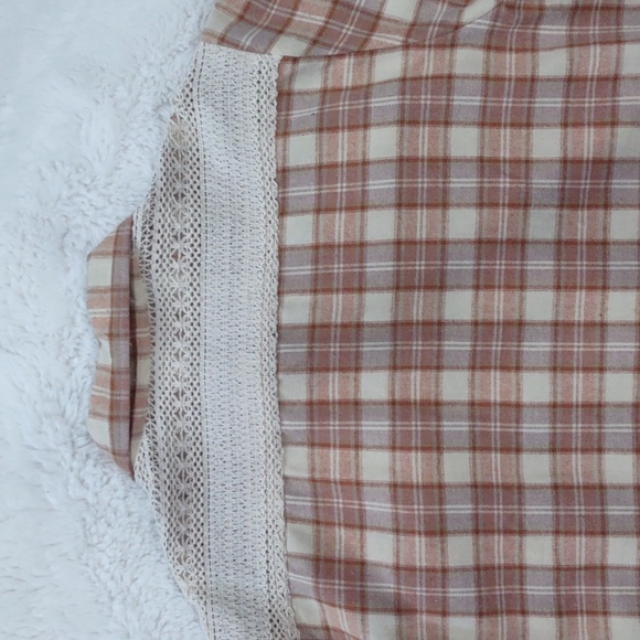 EDEN & OLIVIA LONG SLEEVE T-SHIRT. - Picture 10 of 17